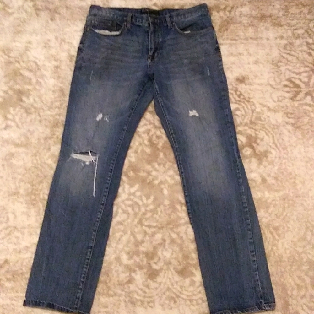 Retrofit rip me style blue jeans for men, size 34 x 34 in great condition!